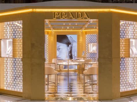 prada fashion strategy